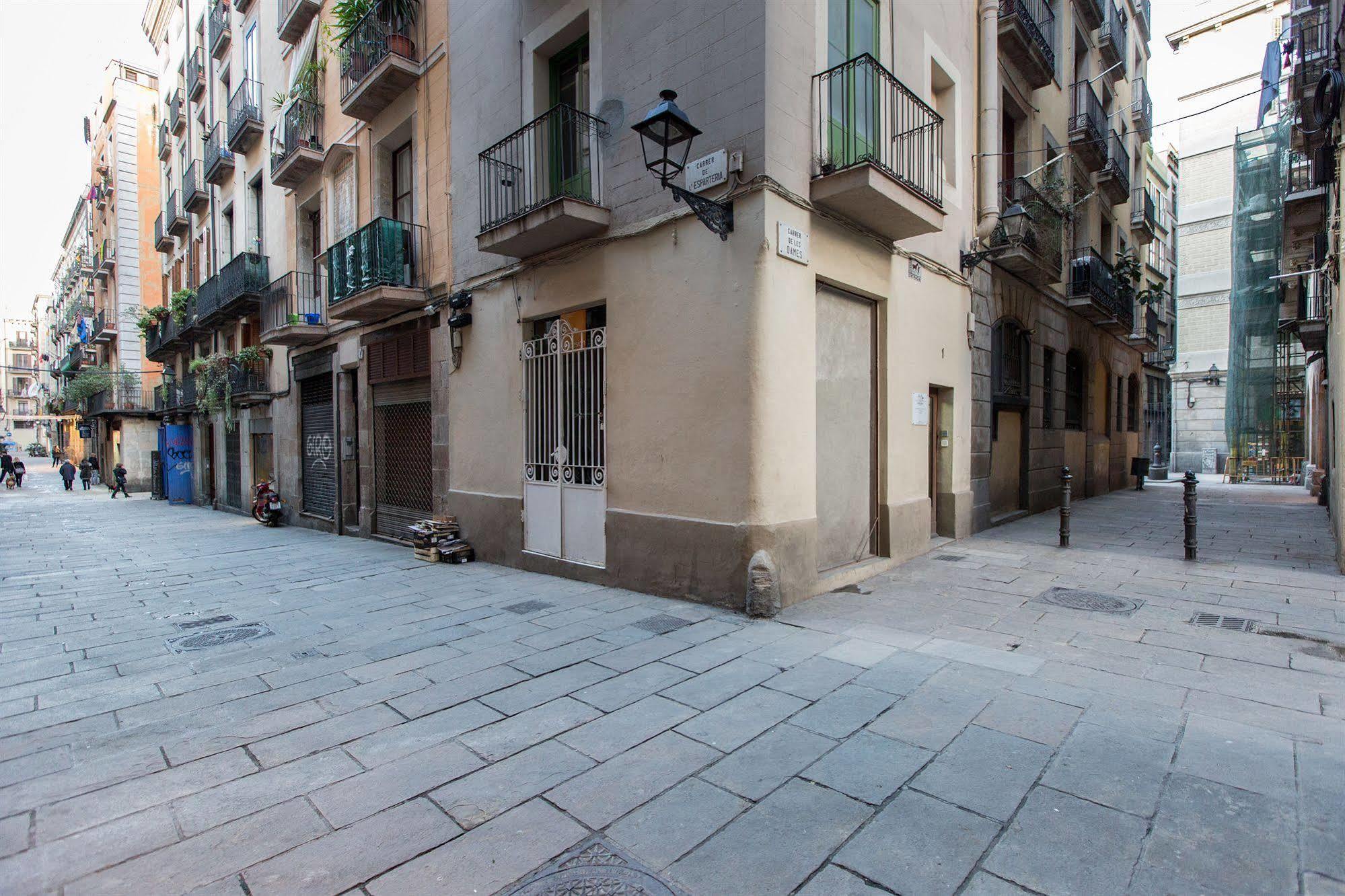 Ainb Born-Dames Apartments Barcelona Exterior photo